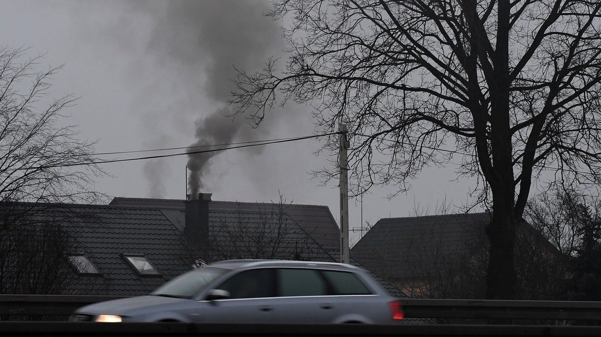 Jako v Bangladéši. Polsko dusí smog, normy překračuje o 1400 procent